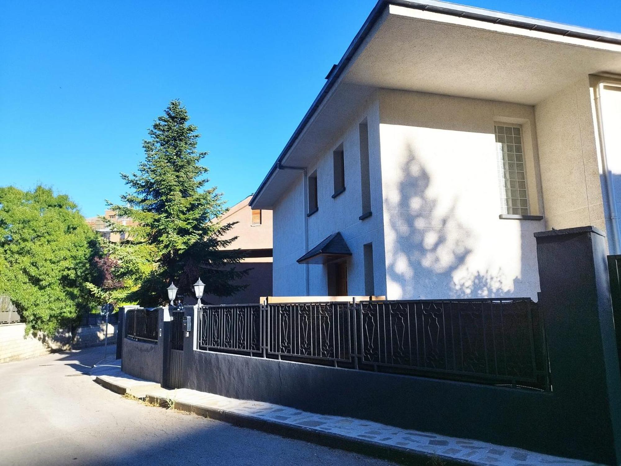 Villa San Lure Jaca Exteriör bild